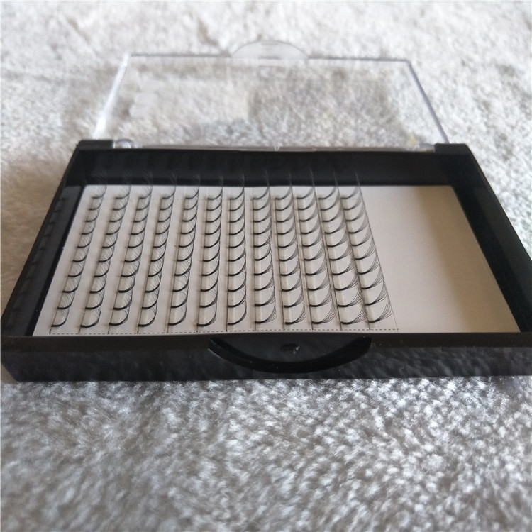 Chinese Eyelashes Vendor Wholesale Per-made Fans Eyelashes in a Good Quality